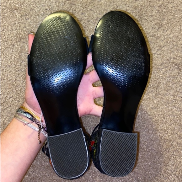 Steve Madden Black Suede Low heel Sandals - Picture 5 of 7